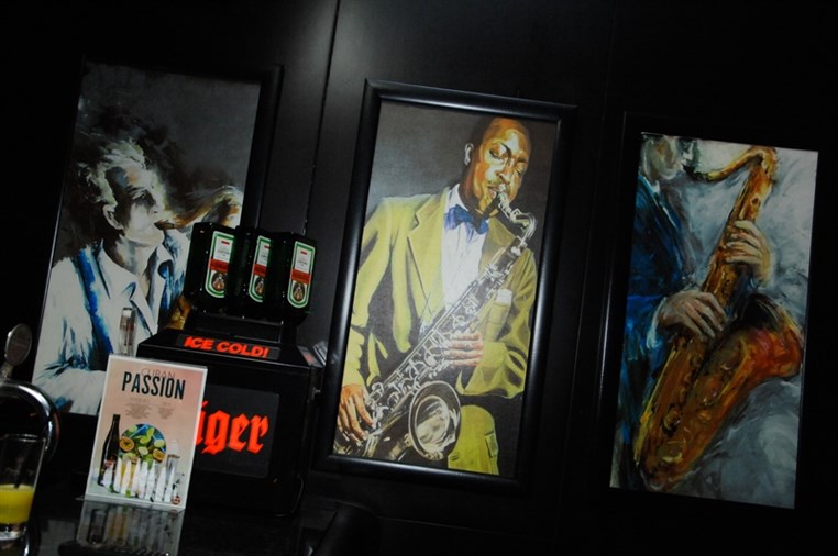 Jazz Bar Entertainment 